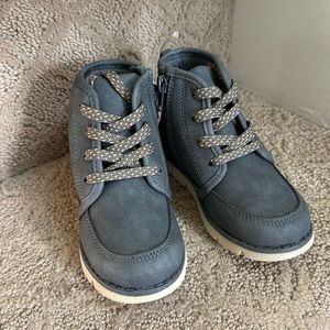 *2 for $30* NWT OshKosh B’gosh boys shoes sz 8